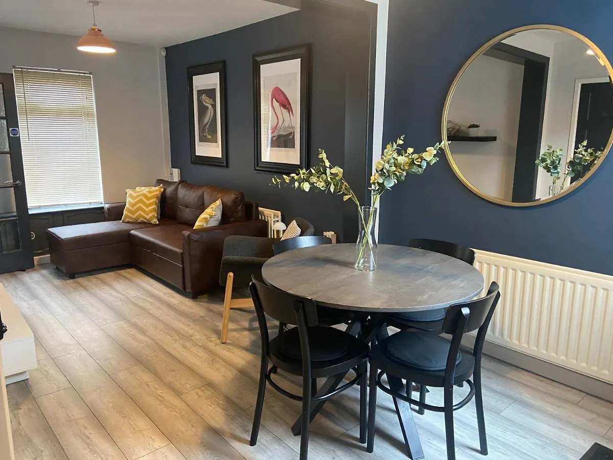 Belfast Townhouse In Prime Location In Belfast City 0*,  Egyesült Királyság